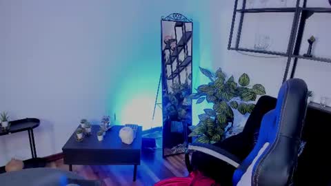 Snapshot of halley_ravenn chatting on 06-11-26, 02:53 halley_ravenn online show from 06-11-26, 02:53