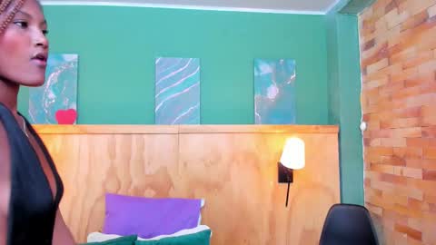 Halley Lorens online show from 01-16-26, 07:18