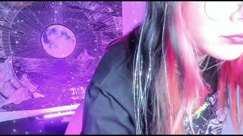 Hallu online show from 12-18-25, 09:32