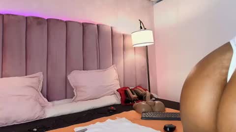 Snapshot of hallybans chatting on 02-05-25, 06:59 Hally Bans online show from 02-05-25, 06:59