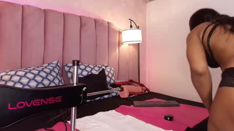 Snapshot of hallybans chatting on 10-16-25, 06:53 Hally Bans online show from 10-16-25, 06:53