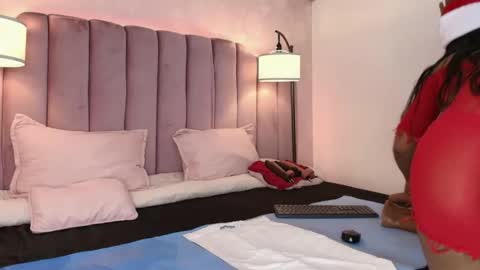 Snapshot of hallybans chatting on 12-01-25, 06:57 Hally Bans online show from 12-01-25, 06:57