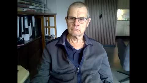Snapshot of hamto65 chatting on 05-17-26, 02:13 Prefer men 80 online show from 05-17-26, 02:13