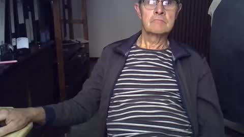 Snapshot of hamto65 chatting on 05-19-26, 08:26 Prefer men 80 online show from 05-19-26, 08:26