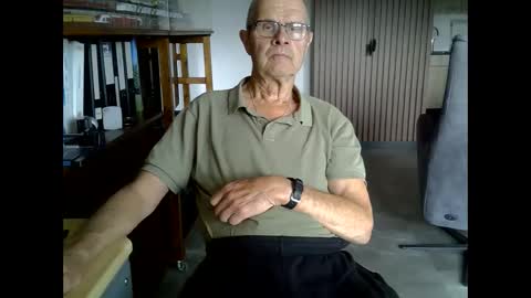 Snapshot of hamto65 chatting on 06-03-26, 02:33 Prefer men 80 online show from 06-03-26, 02:33