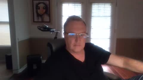 Snapshot of han63 chatting on 10-12-25, 12:04 Han online show from 10-12-25, 12:04