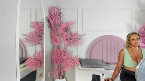 Snapshot of hanaahquinn chatting on 01-16-26, 11:36 hanaahquinn online show from 01-16-26, 11:36