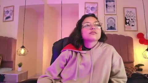 hanabie_ online show from 04-18-26, 03:21