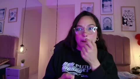 hanabie_ online show from 04-22-26, 03:09