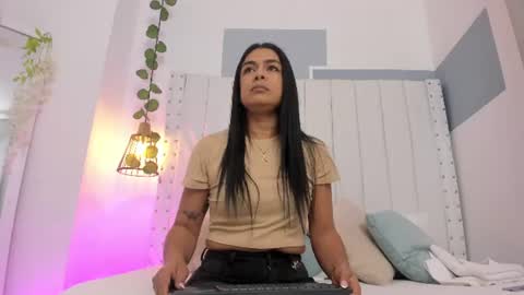 Snapshot of hanah_gray chatting on 06-24-26, 11:09 hanah_gray online show from 06-24-26, 11:09