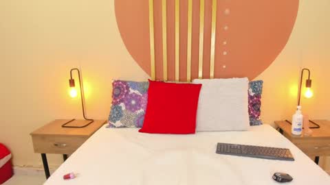 HANAH  online show from 02-06-25, 01:21