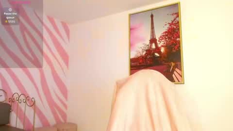 Snapshot of hanaku_8 chatting on 04-27-26, 09:02 Hanaku online show from 04-27-26, 09:02