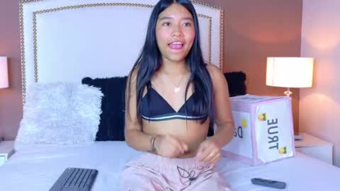 Snapshot of hanaluna chatting on 05-14-26, 02:24 Hanna online show from 05-14-26, 02:24