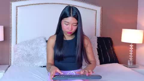 Snapshot of hanaluna chatting on 06-25-26, 02:21 Hanna online show from 06-25-26, 02:21