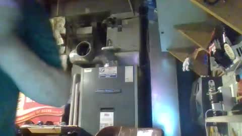 Snapshot of handiemanhere chatting on 11-09-25, 05:06 naked man online show from 11-09-25, 05:06