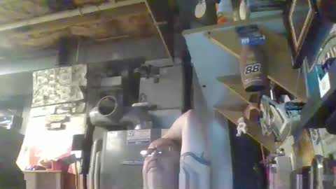 Snapshot of handiemanhere chatting on 04-05-26, 11:35 naked man online show from 04-05-26, 11:35