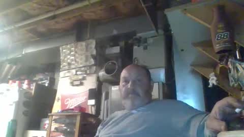 Snapshot of handiemanhere chatting on 05-01-26, 12:15 naked man online show from 05-01-26, 12:15
