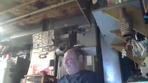 Snapshot of handiemanhere chatting on 05-11-26, 01:55 naked man online show from 05-11-26, 01:55