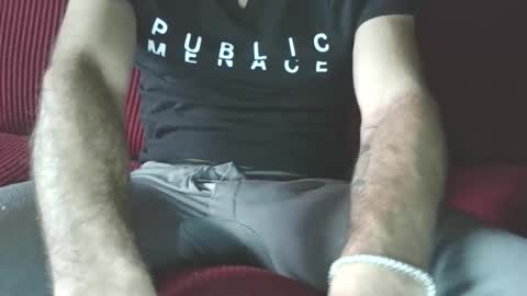 Snapshot of hands0nc chatting on 11-08-25, 01:00 PHHands0nC online show from 11-08-25, 01:00