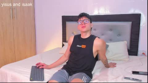 handsome_boys69 online show from 04-02-26, 05:38