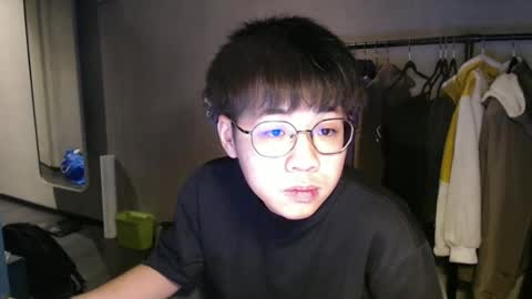 handsome_mannn online show from 12-18-24, 10:24