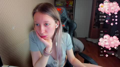 Snapshot of handsome_whale chatting on 02-04-25, 05:01 Mila online show from 02-04-25, 05:01