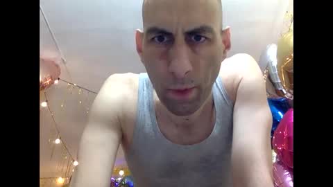 Snapshot of handsomealfie chatting on 03-09-26, 02:04 HandsomeAlfie online show from 03-09-26, 02:04