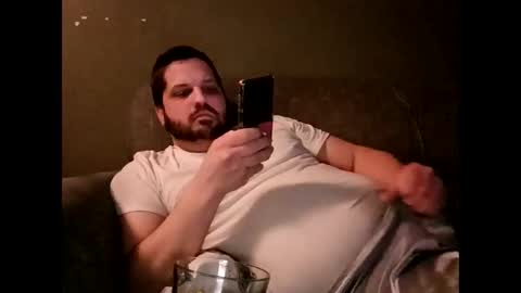 Snapshot of handsomedaddy198924 chatting on 02-21-26, 08:04 Handsomedaddy198923 online show from 02-21-26, 08:04