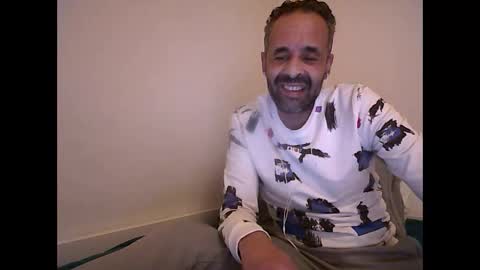 handsomepenis20cm online show from 10-17-25, 11:51