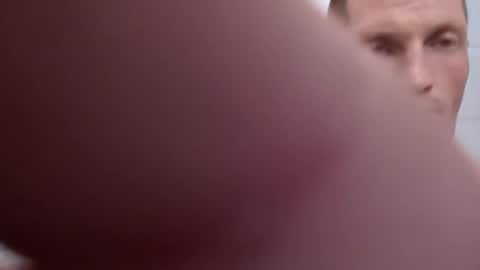 Snapshot of handsomerob42 chatting on 10-31-25, 01:34 handsomerob42 online show from 10-31-25, 01:34