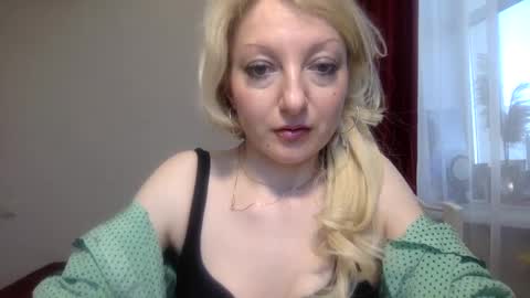 Ada Adelaida online show from 02-24-25, 01:42