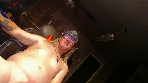 Snapshot of handyman5303 chatting on 11-14-25, 06:34 Handystudman online show from 11-14-25, 06:34