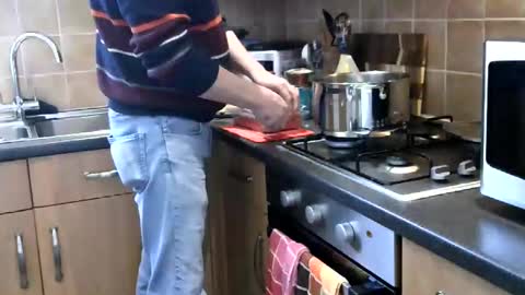 Snapshot of handz2 chatting on 02-23-26, 02:58 handz2 online show from 02-23-26, 02:58