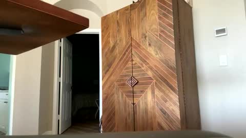 hangit0ut online show from 11-08-25, 01:33