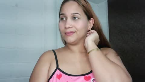 Snapshot of hankalanna chatting on 10-07-25, 12:52 Hank alanna online show from 10-07-25, 12:52