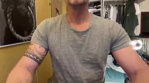 Snapshot of hankmoody6 chatting on 01-20-25, 05:16 hanky online show from 01-20-25, 05:16