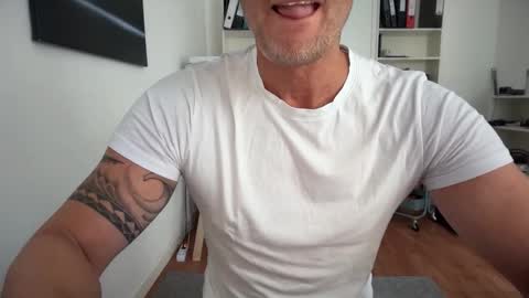 Snapshot of hankmoody6 chatting on 09-15-25, 06:57 hanky online show from 09-15-25, 06:57