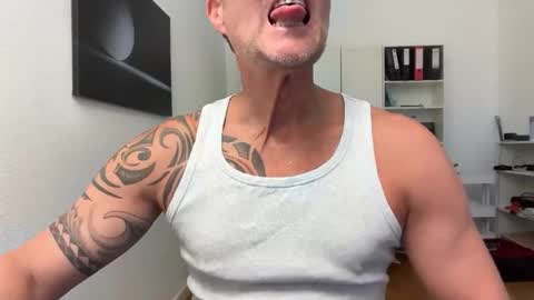 Snapshot of hankmoody6 chatting on 09-22-25, 07:54 hanky online show from 09-22-25, 07:54