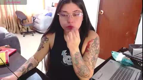 Hanna online show from 11-19-25, 07:14