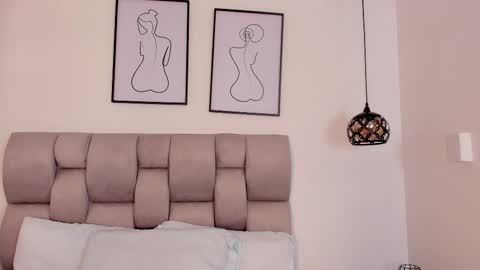 hanna__evans_ online show from 11-14-25, 12:15