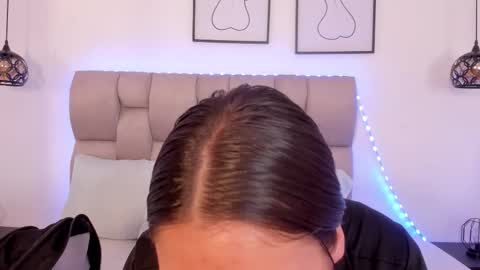 hanna__evans_ online show from 02-04-26, 12:33