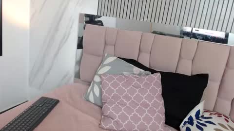 Hanna Palmer online show from 11-22-25, 03:22