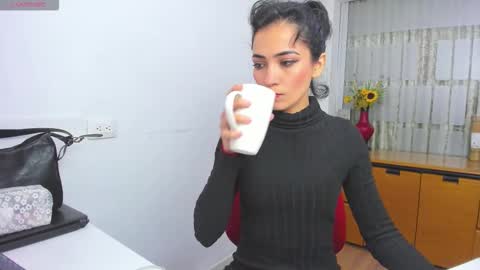 Sara online show from 12-21-25, 01:51