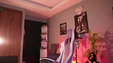 HANNA  online show from 10-12-25, 02:10