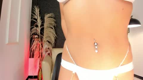 Snapshot of hanna_fost chatting on 05-27-26, 04:31 im Hanna online show from 05-27-26, 04:31