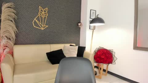 Snapshot of hanna_fost chatting on 05-29-26, 06:00 im Hanna online show from 05-29-26, 06:00