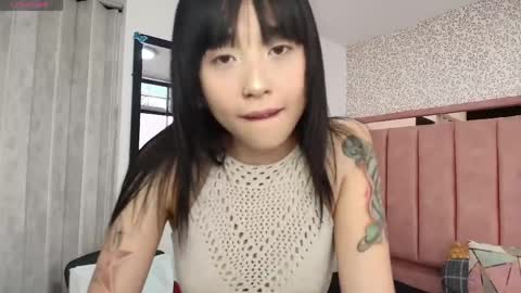  H A N N A  online show from 04-06-26, 07:48