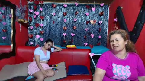 Snapshot of hanna_mature01 chatting on 02-13-25, 12:46 Hanna online show from 02-13-25, 12:46