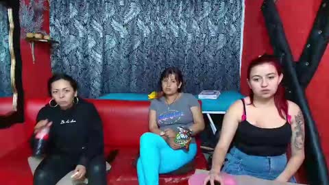 Snapshot of hanna_mature01 chatting on 02-27-25, 12:32 Hanna online show from 02-27-25, 12:32