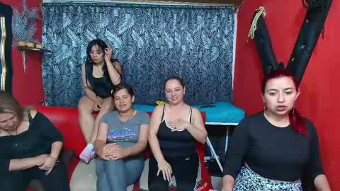 Snapshot of hanna_mature01 chatting on 02-28-25, 12:43 Hanna online show from 02-28-25, 12:43